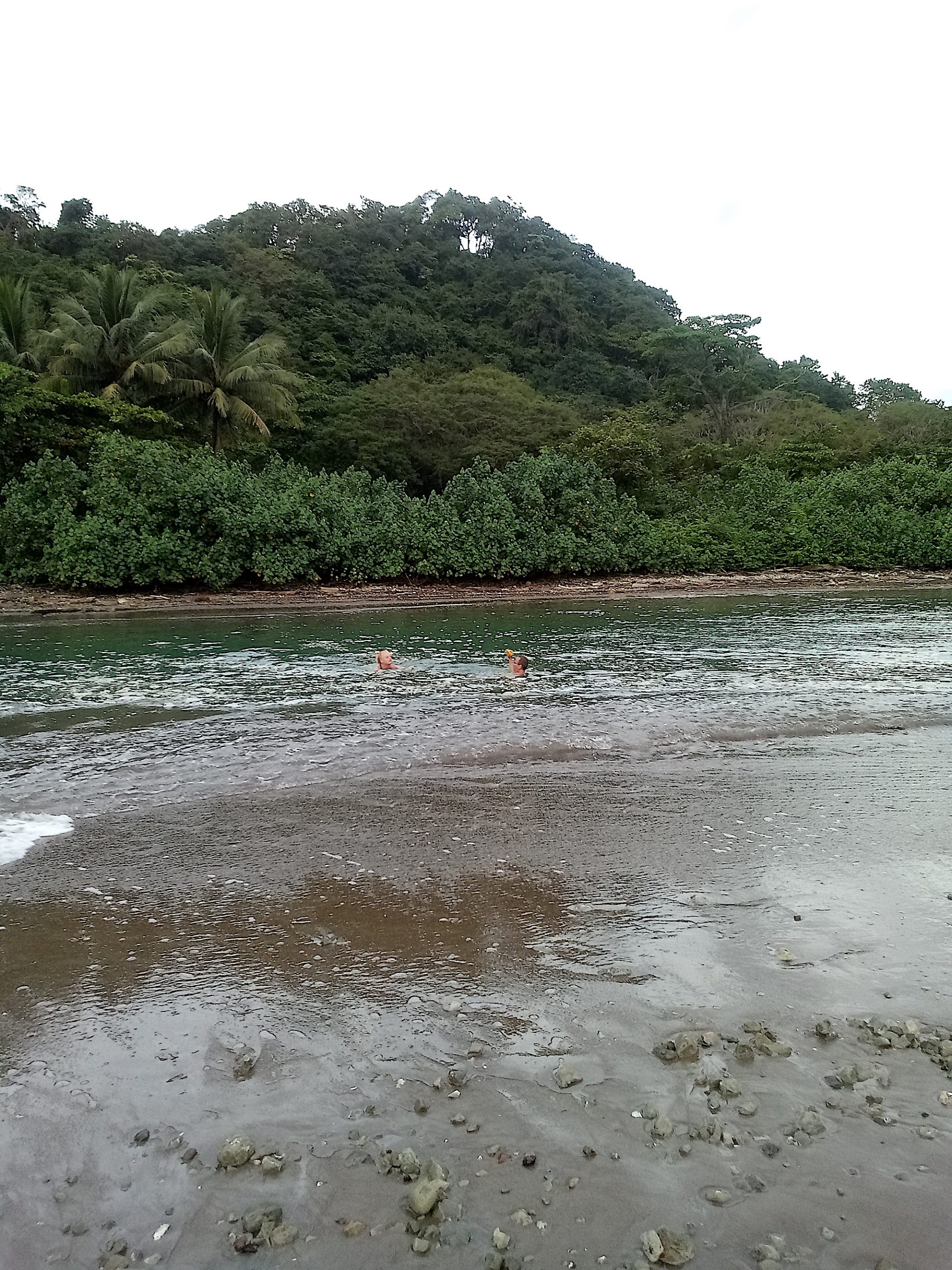Flussüberquerung in Costa Rica